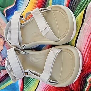TEVA HURRICANE XLT 2 SAGE GREENISH TAN OUTDOOR SPORT WOMEN'S SANDALS SIZE US 8